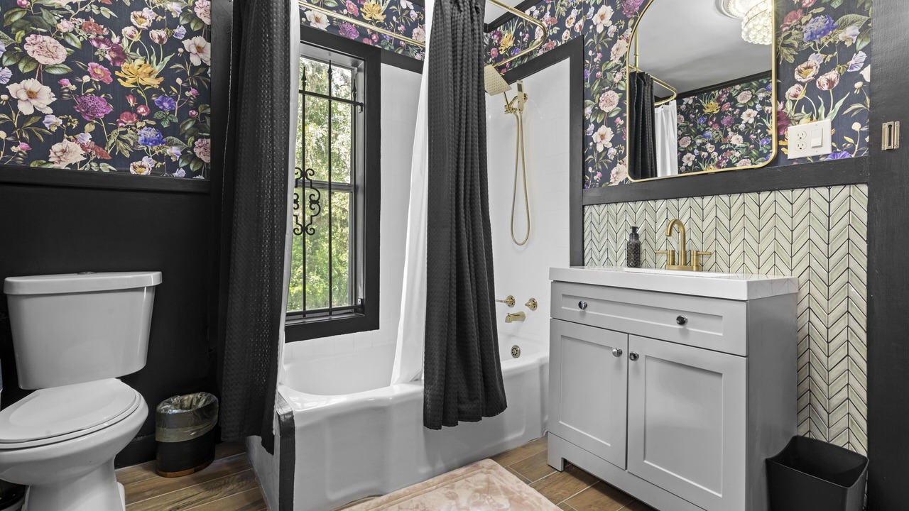Photo of Bathroom in Brooksville