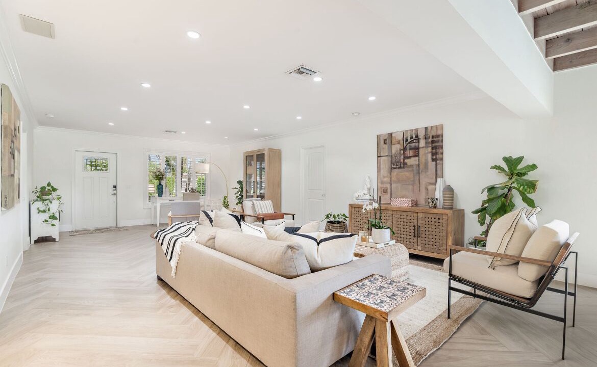 Photo of Livingroom in Lake Clarke Shores