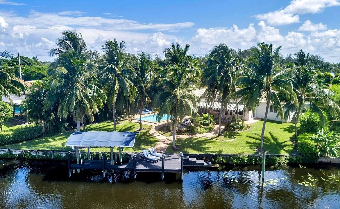 Photo of Outdoor in Lake Clarke Shores