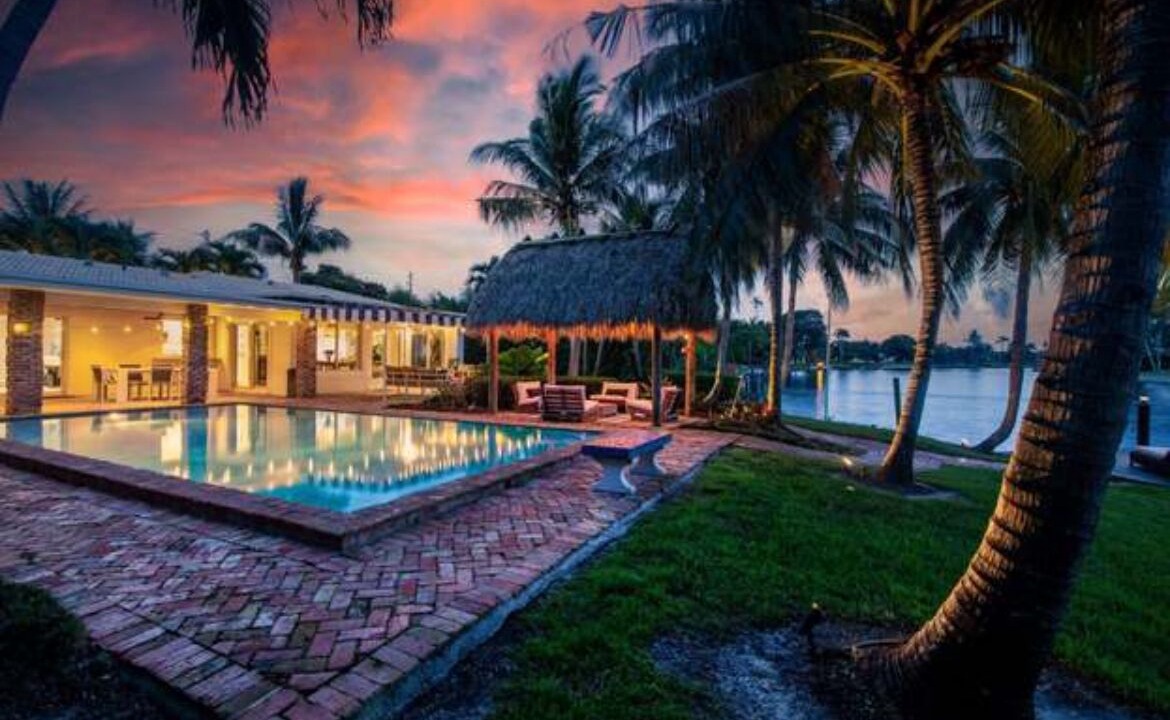 Photo of Outdoor in Lake Clarke Shores