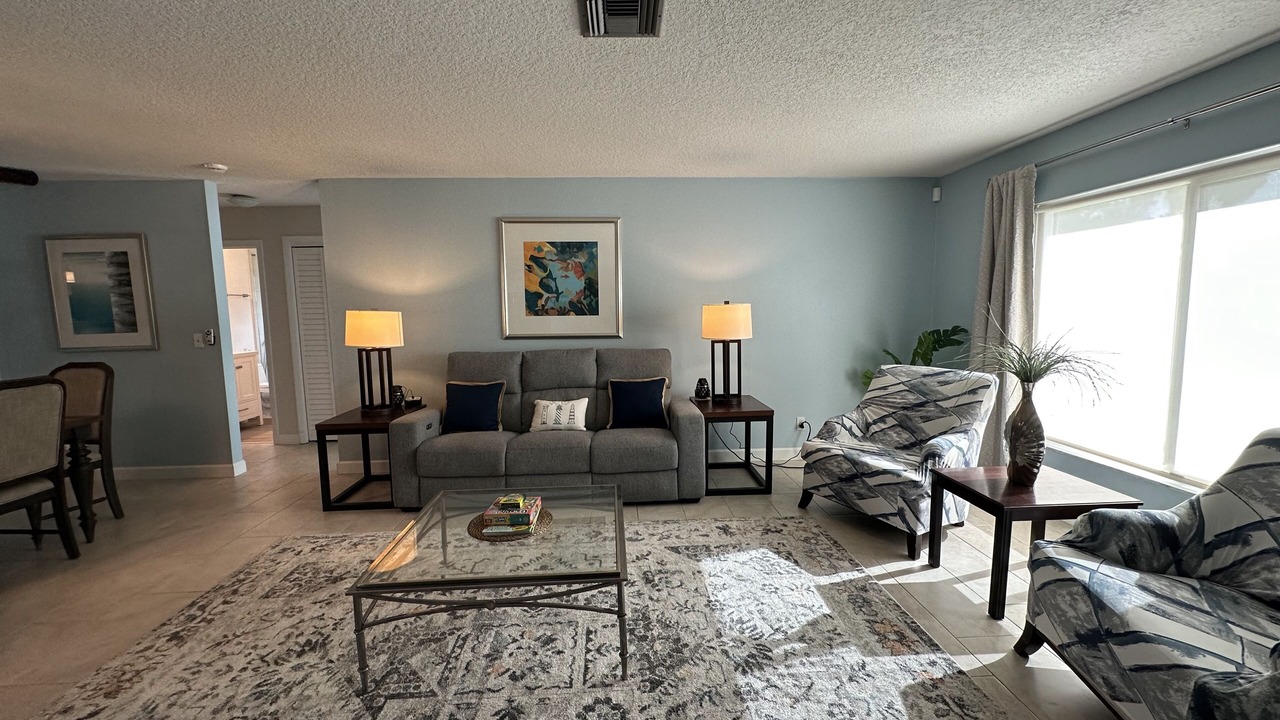 Photo of Livingroom in Hudson