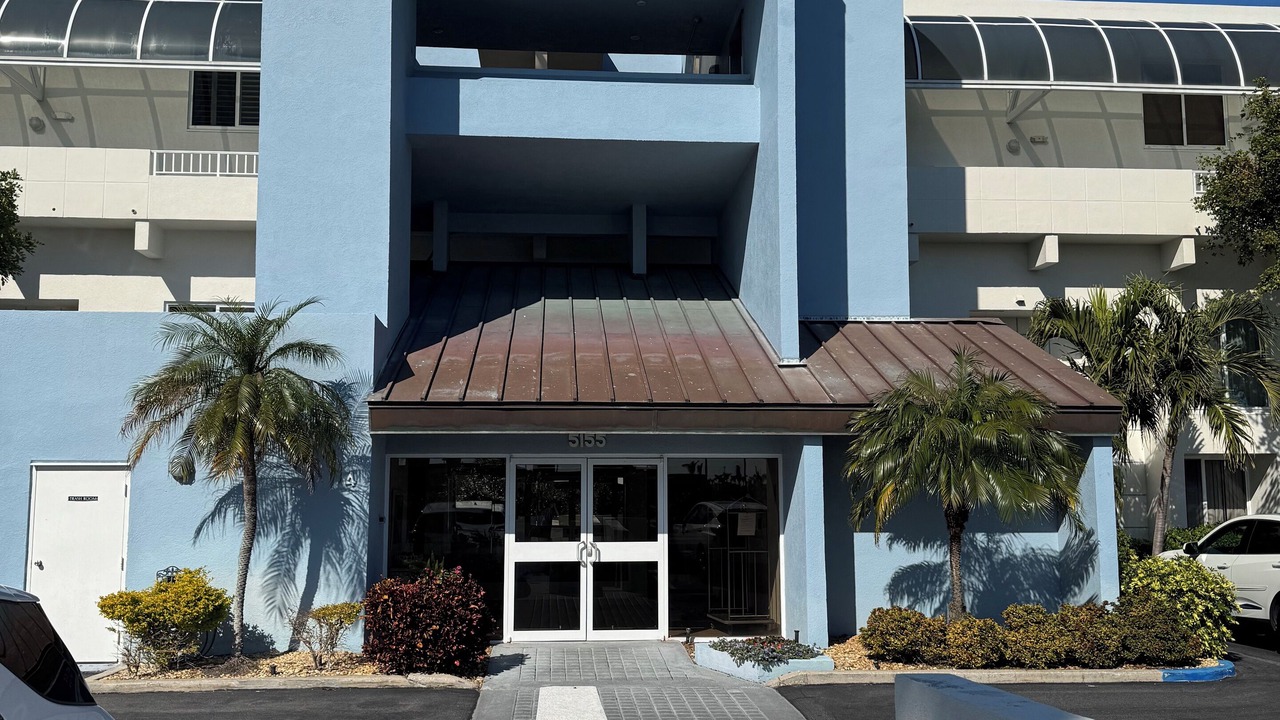 Photo of Outdoor in Bayway Isles