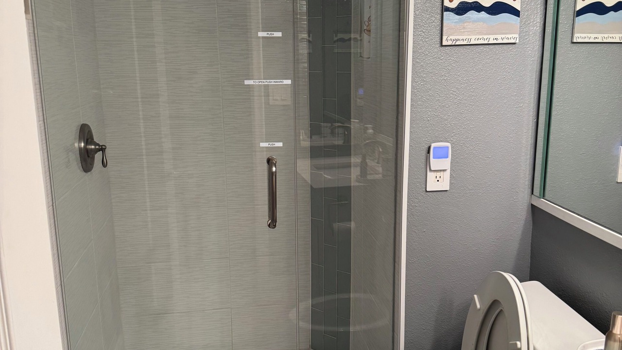 Photo of Bathroom in Bayway Isles