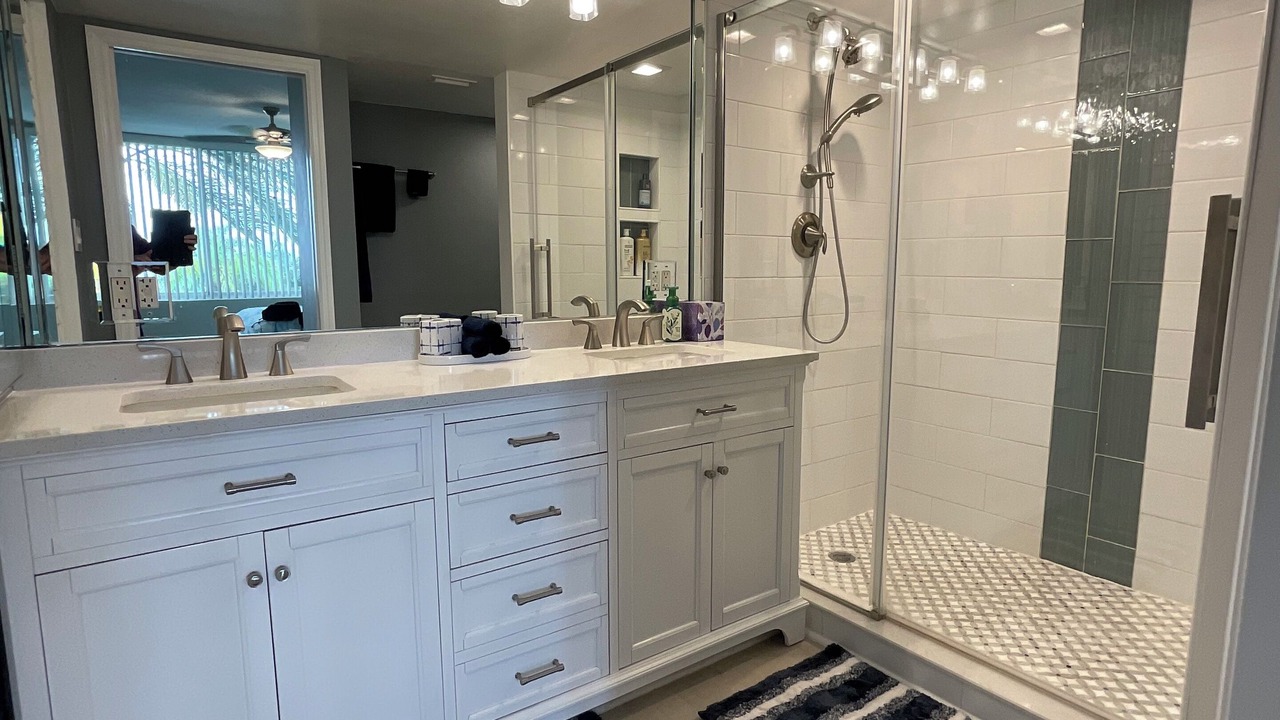Photo of Bathroom in Bayway Isles