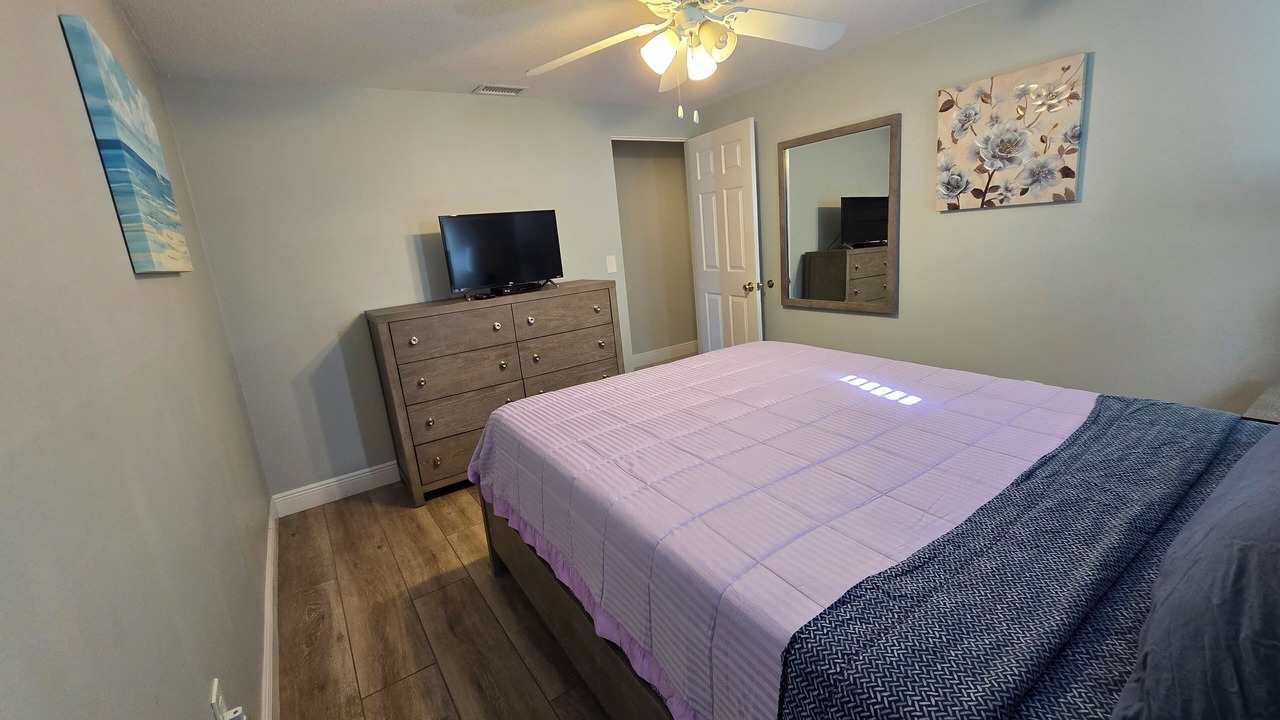 Photo of Bedroom in Gulf Gate Estates