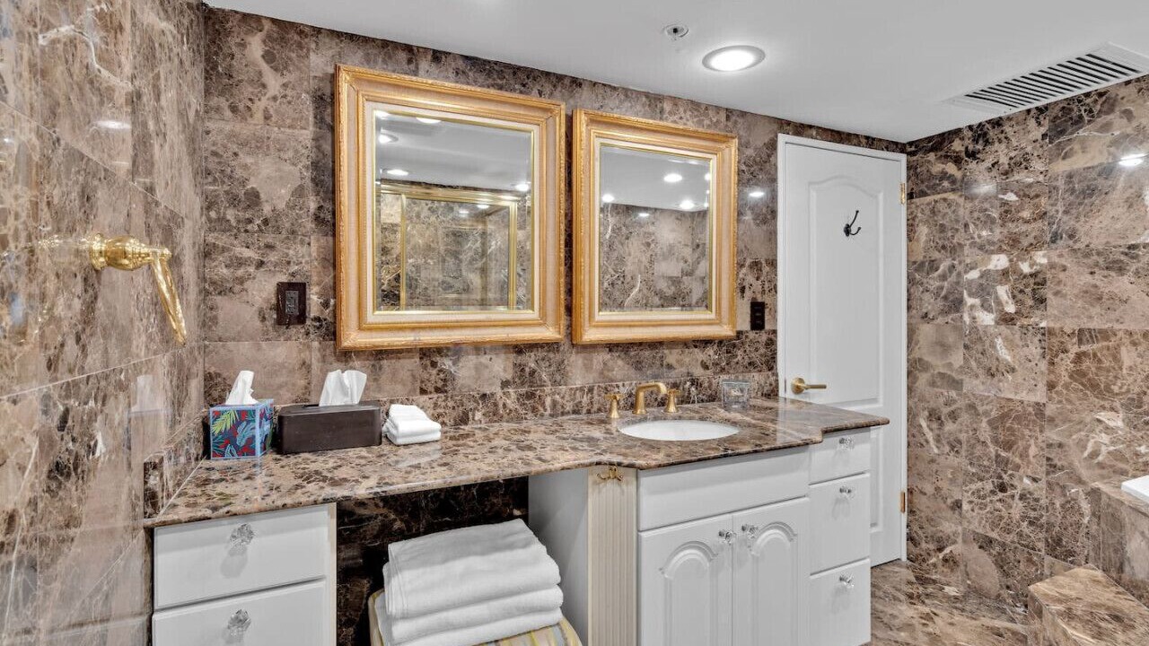 Photo of Bathroom in Mid Beach