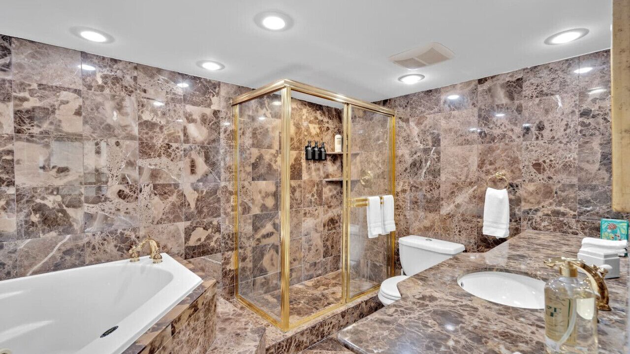 Photo of Bathroom in Mid Beach