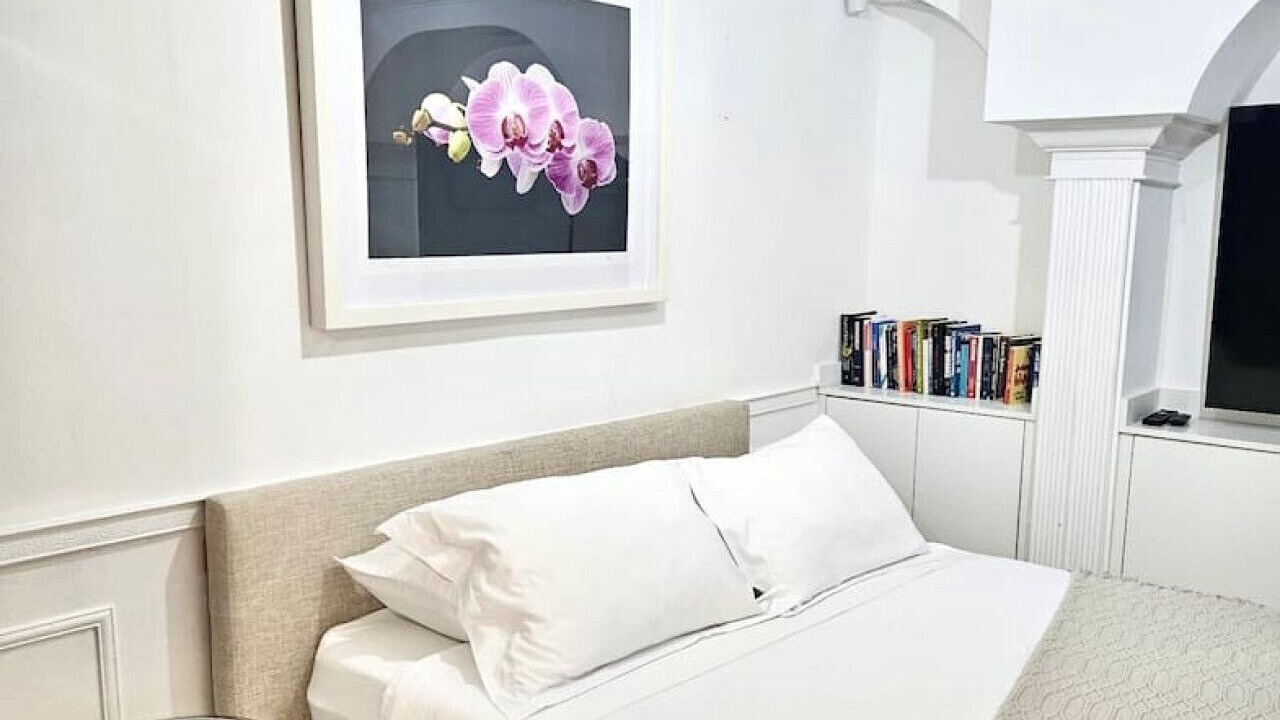 Photo of Bedroom in Mid Beach