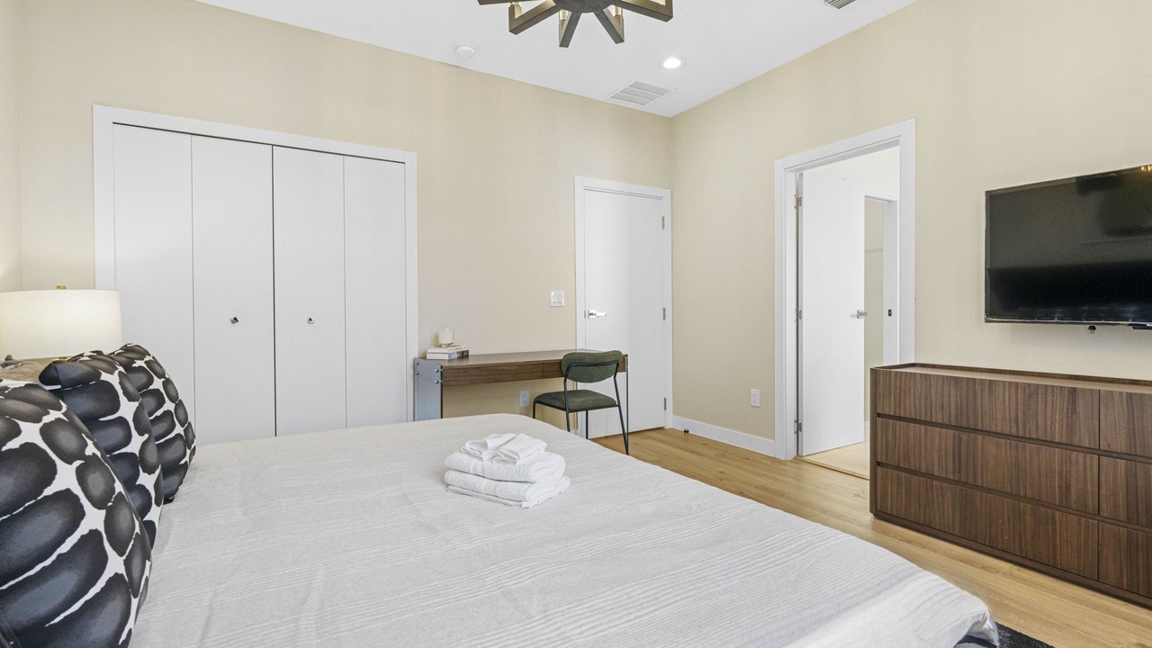Photo of Bedroom in Pinecrest West Park