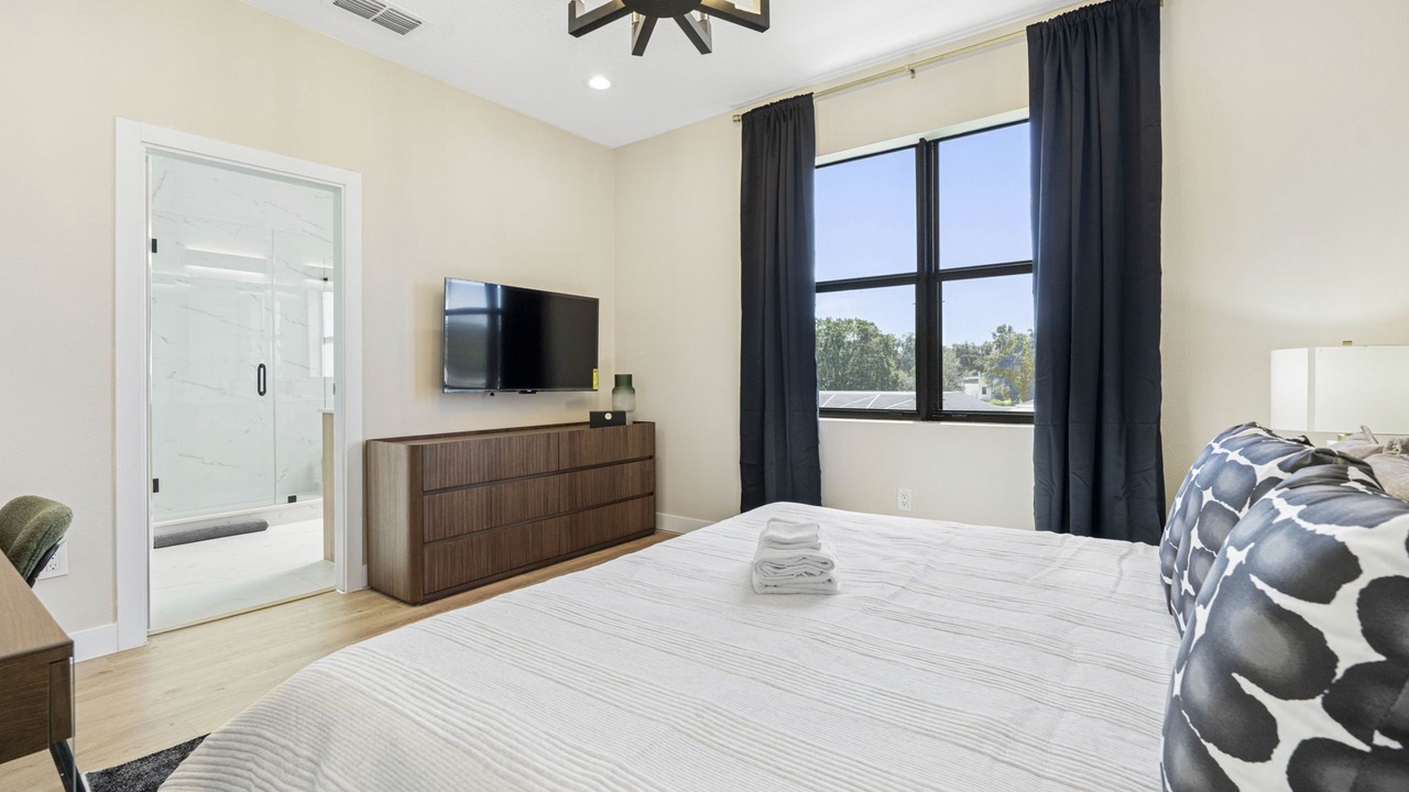 Photo of Bedroom in Pinecrest West Park