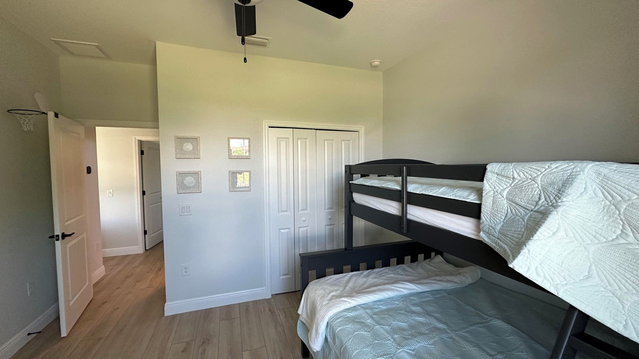 Photo of Bedroom in Pine Valley