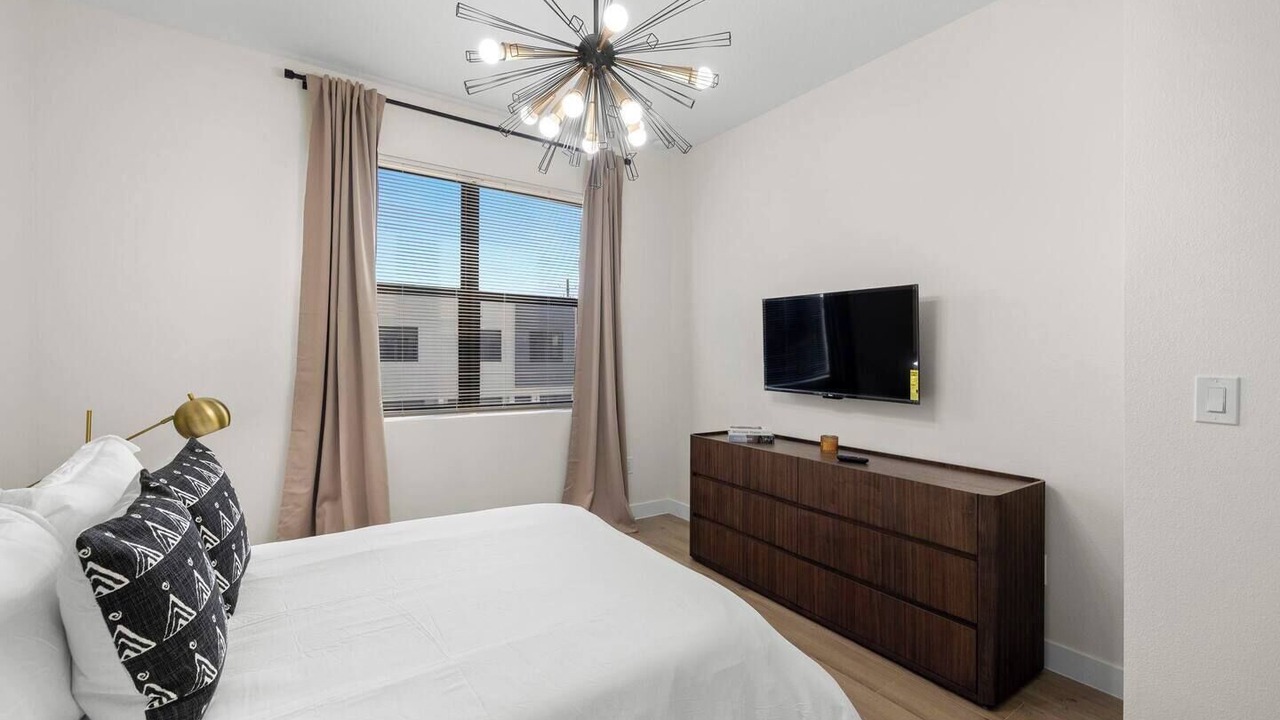 Photo of Bedroom in Pinecrest West Park