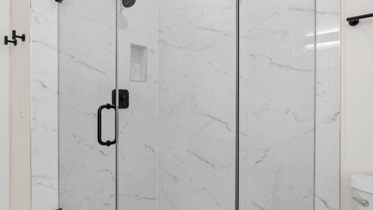 Photo of Bathroom in Pinecrest West Park