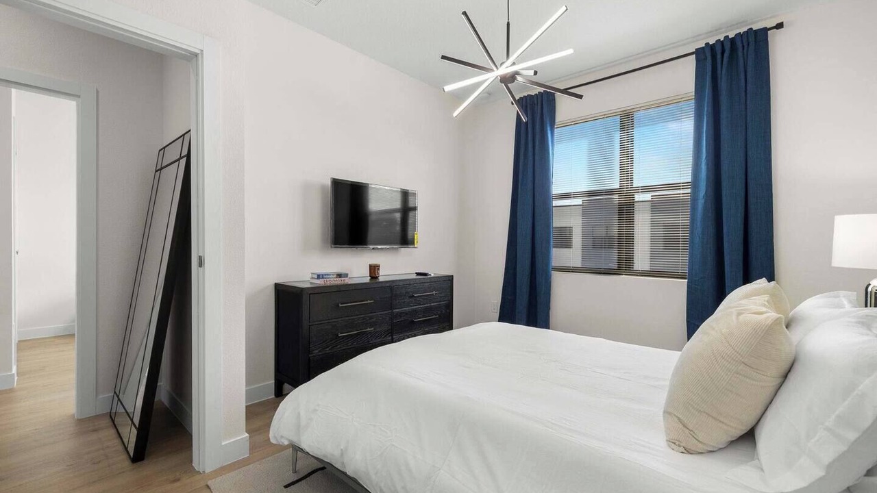 Photo of Bedroom in Pinecrest West Park