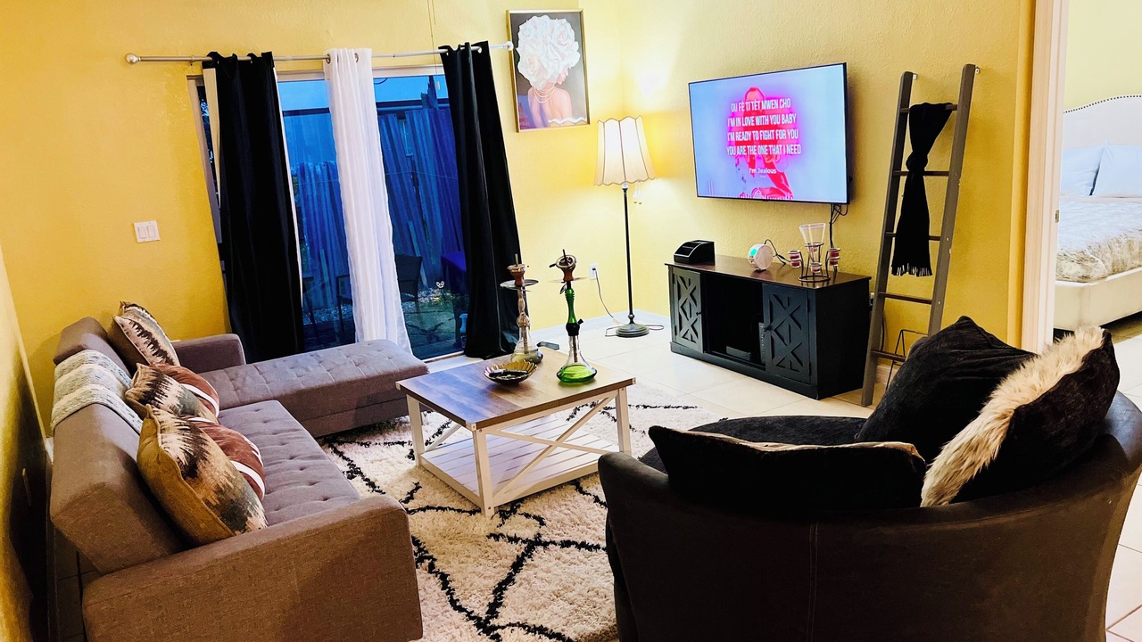 Photo of Livingroom in Ives Estates