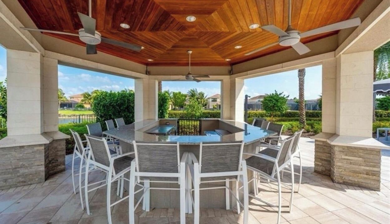 Photo of Outdoor in Naples
