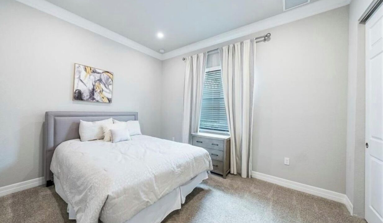 Photo of Bedroom in Naples