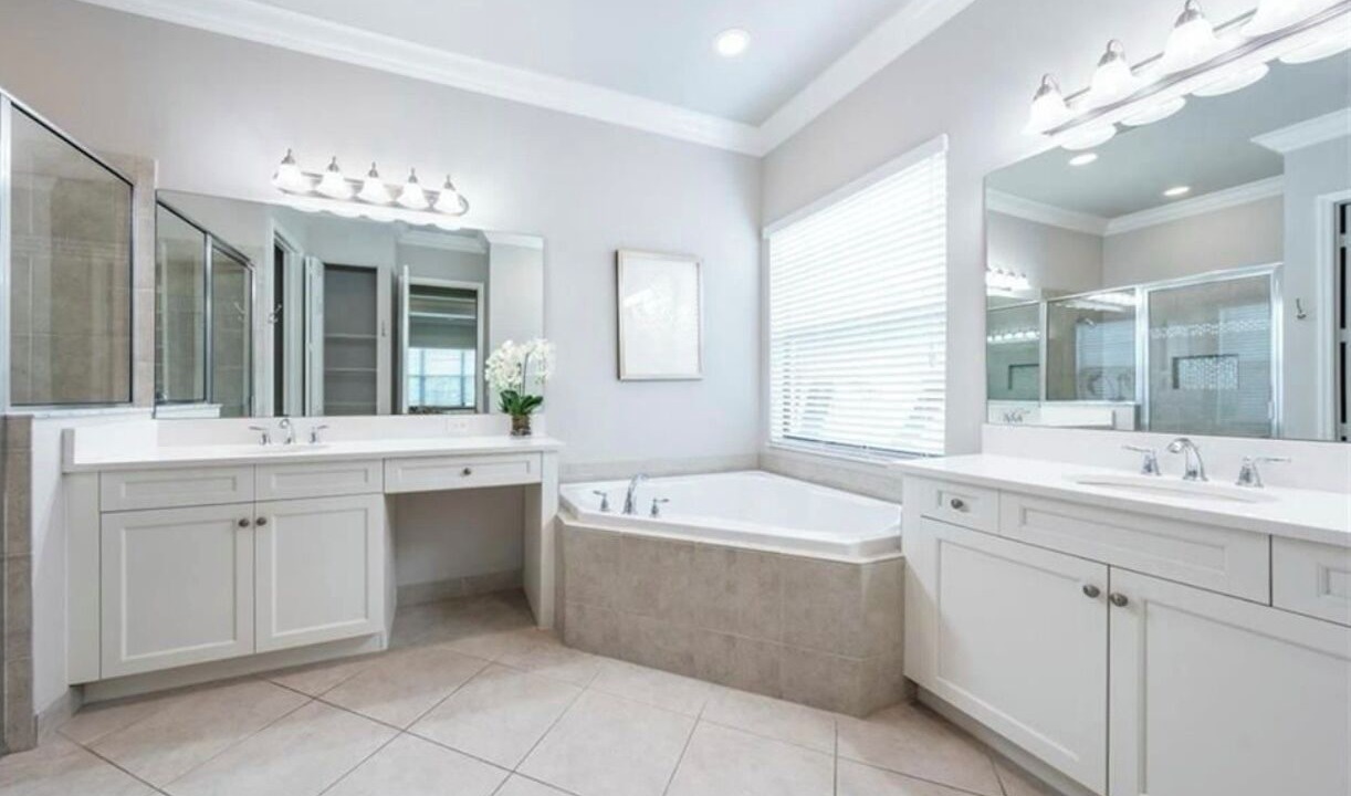 Photo of Bathroom in Naples