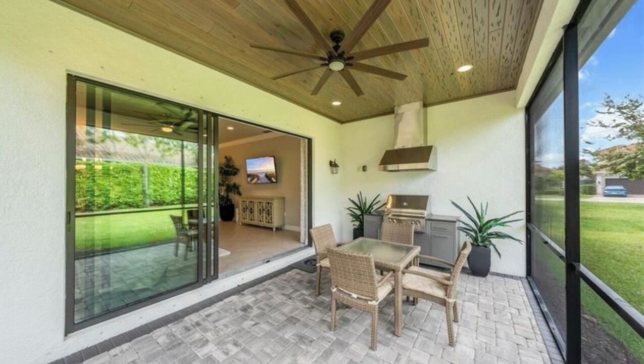 Photo of Outdoor in Naples