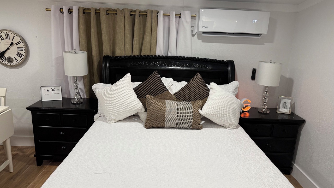 Photo of Bedroom in Lake Magdalene