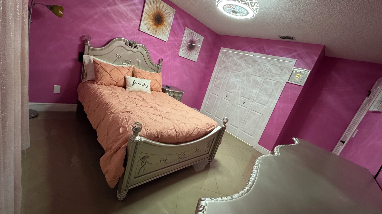 Photo of Bedroom in Seffner Community Alliance