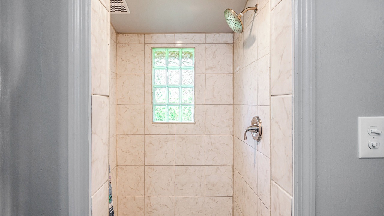 Photo of Bathroom in Putnam Hall