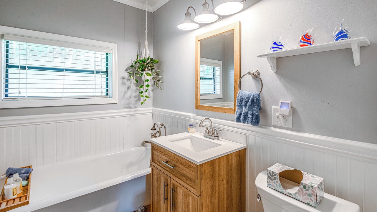 Photo of Bathroom in Putnam Hall