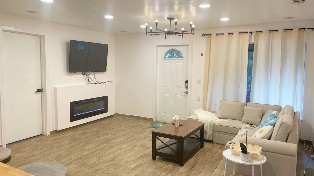 Photo of Livingroom in Survey Creek