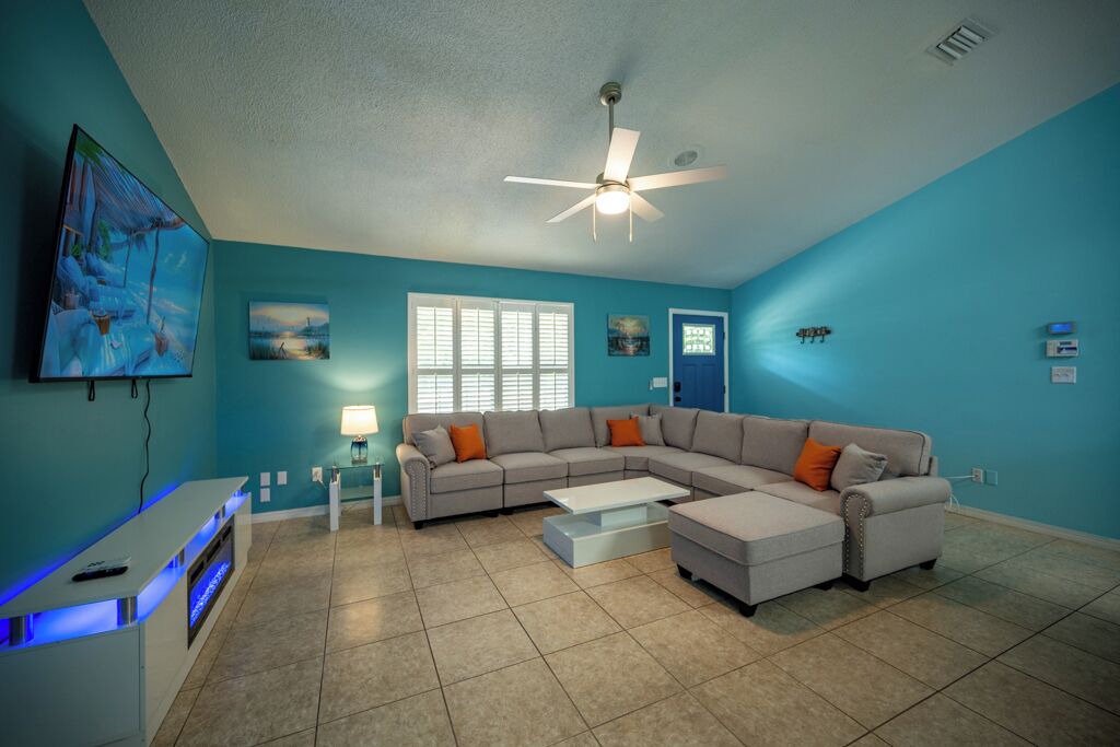 Photo of Livingroom in Ferry Pass
