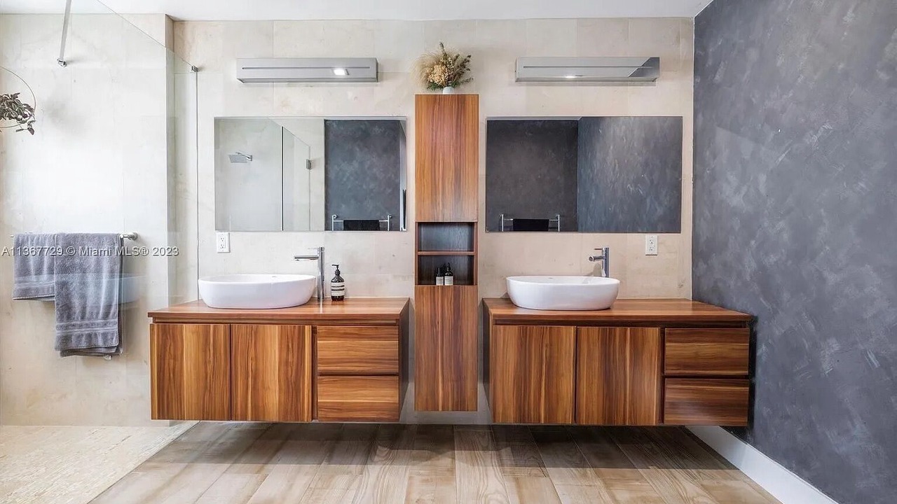 Photo of Bathroom in Southwest Coconut Grove