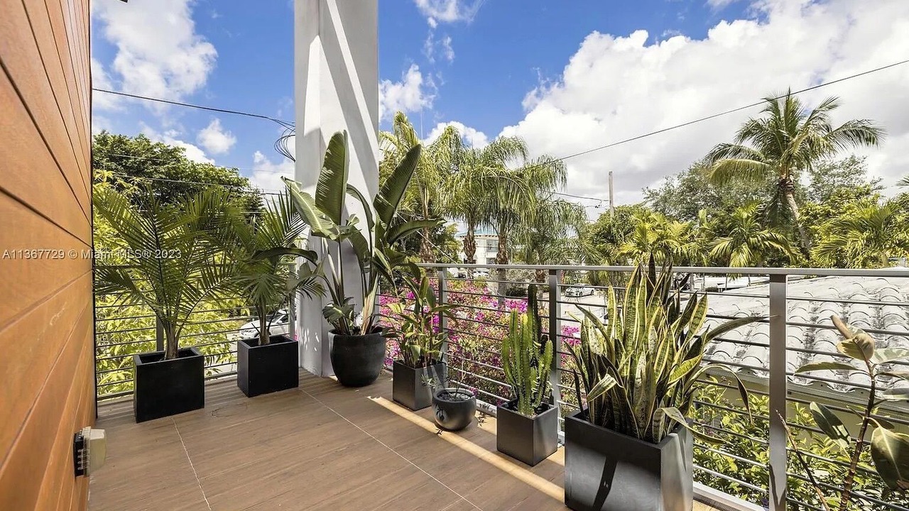 Photo of Patio Balcony in Southwest Coconut Grove