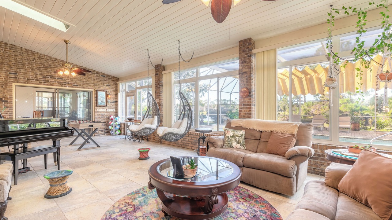 Photo of Livingroom in Samsula-Spruce Creek