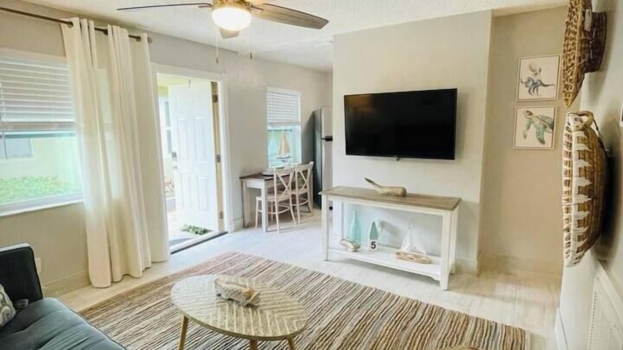 Photo of Livingroom in Harbordale