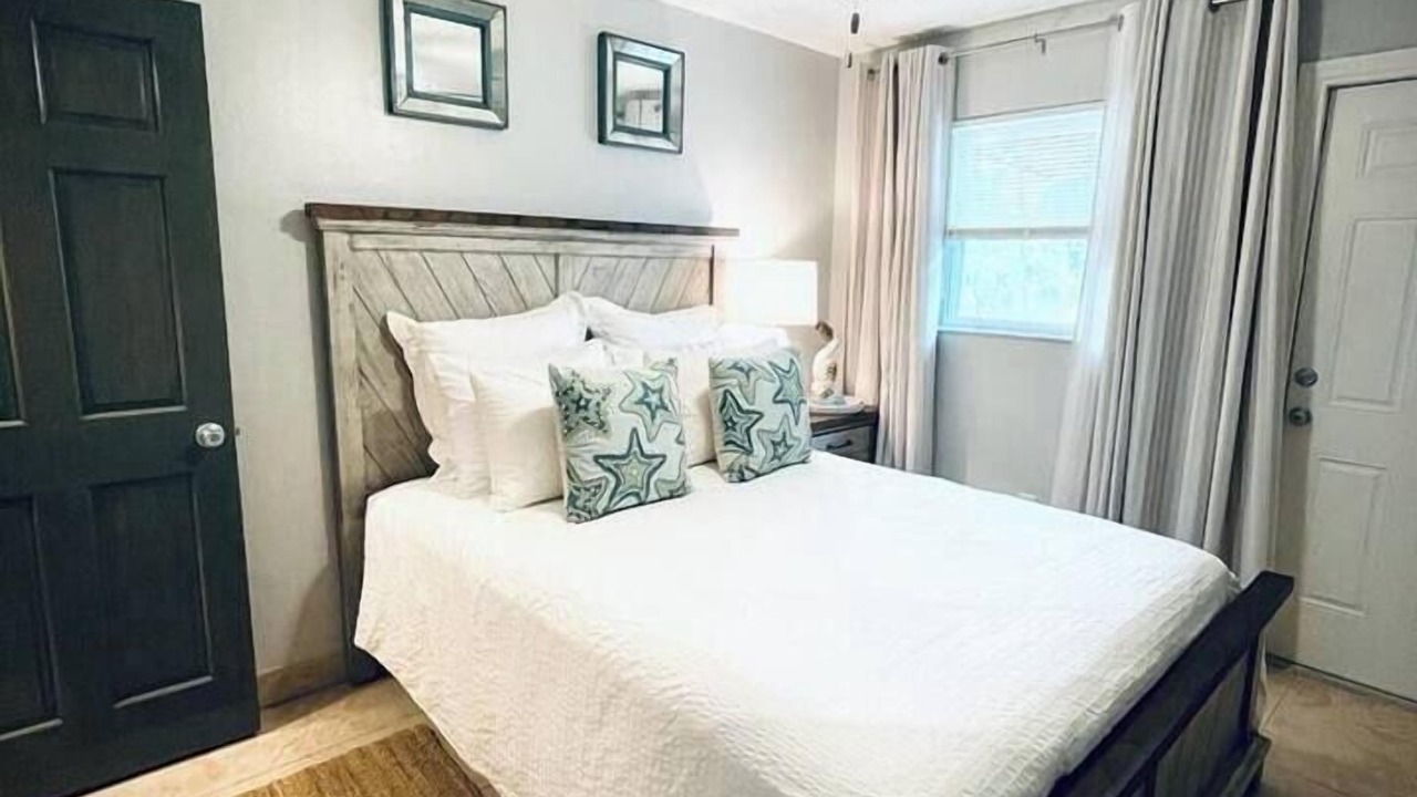 Photo of Bedroom in Harbordale