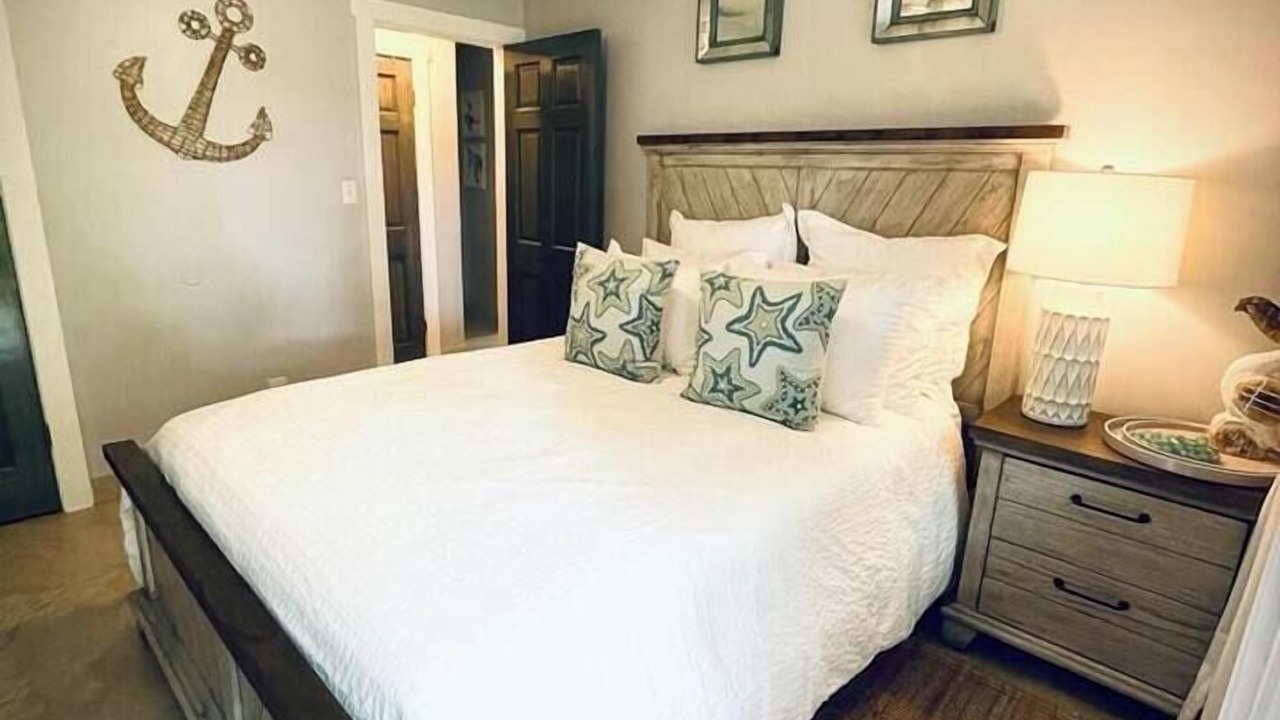 Photo of Bedroom in Harbordale