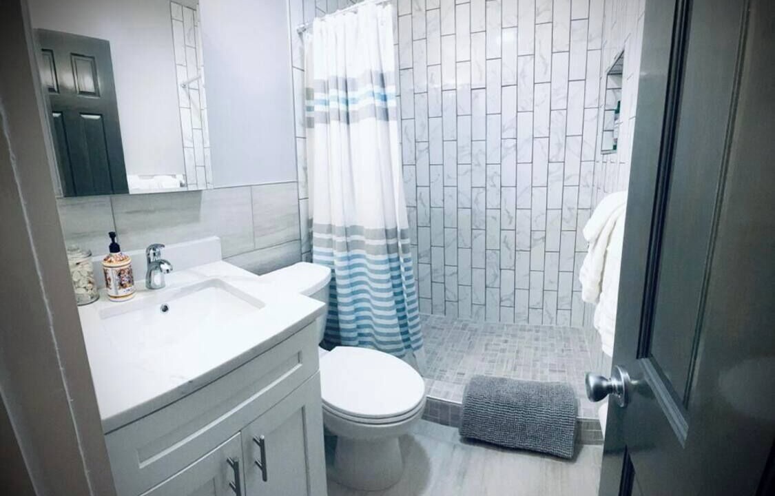 Photo of Bathroom in Harbordale