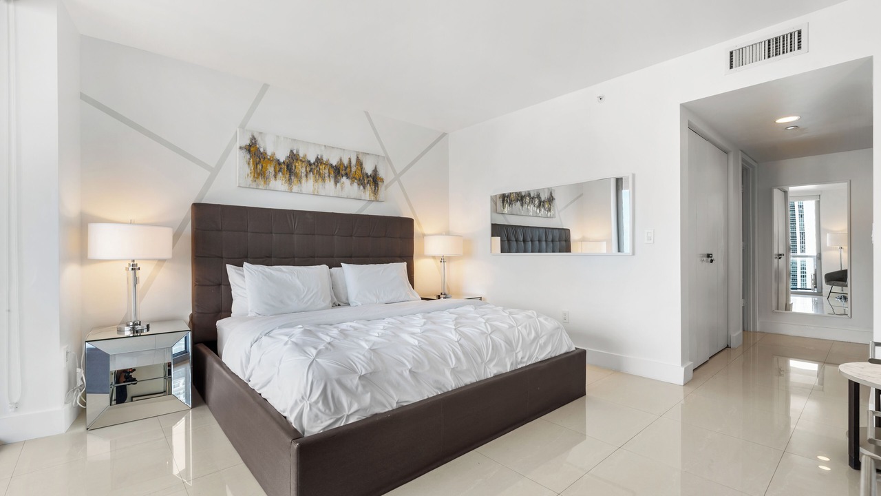 Photo of Bedroom in Hallandale Beach