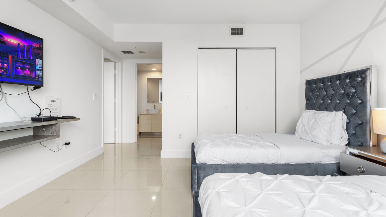 Photo of Bedroom in Hallandale Beach