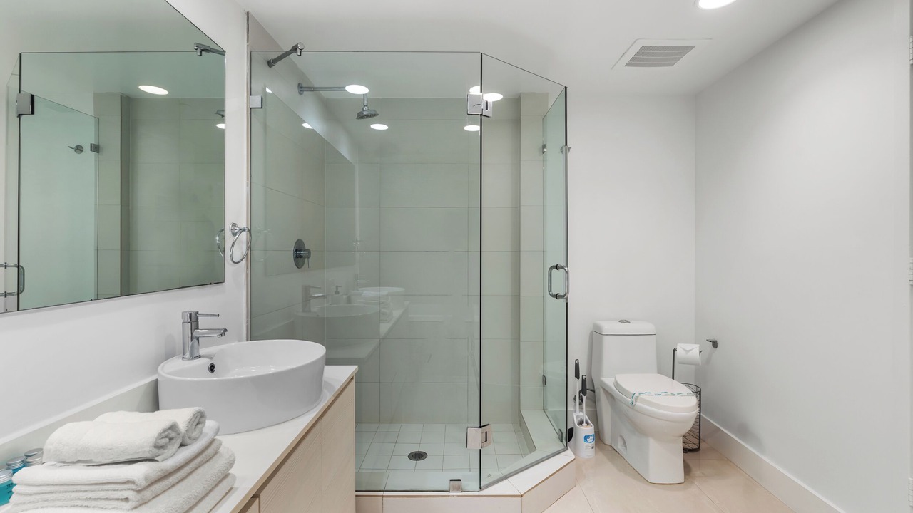 Photo of Bathroom in Hallandale Beach