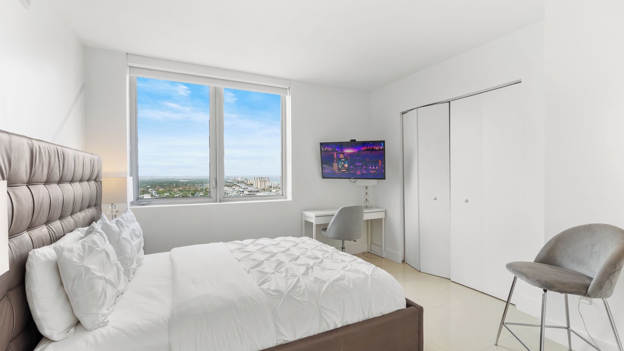 Photo of Bedroom in Hallandale Beach