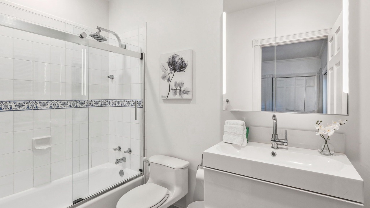 Photo of Bathroom in Birch Park Finger Streets