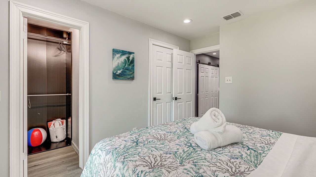 Photo of Bedroom in Dolphin's Cove
