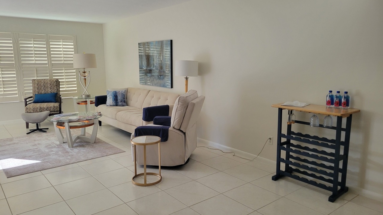 Photo of Livingroom in Park Shore