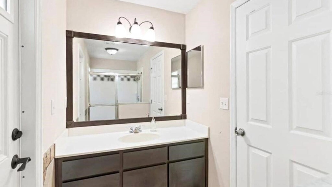Photo of Bathroom in Thousand Oaks