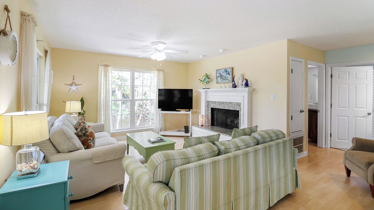 Photo of Livingroom in Tybee Island