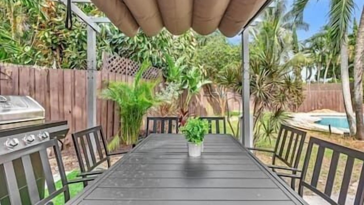 Photo of Outdoor in Middle River Terrace