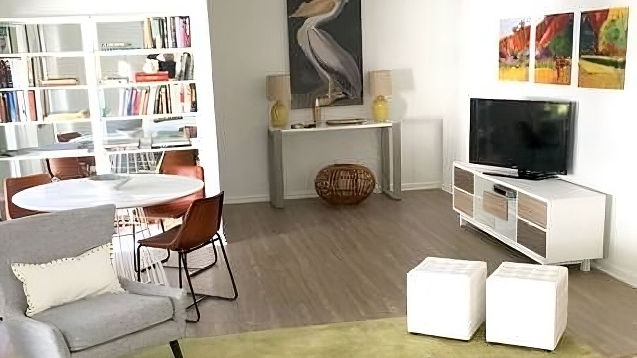 Photo of Livingroom in Central Beach