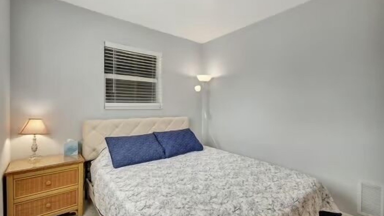 Photo of Bedroom in Riviera Beach