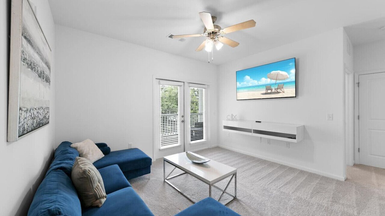 Photo of Livingroom in Orange Park