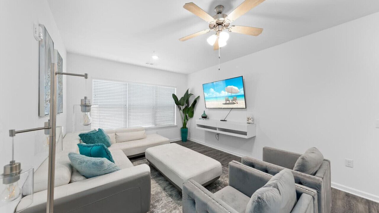 Photo of Livingroom in Orange Park